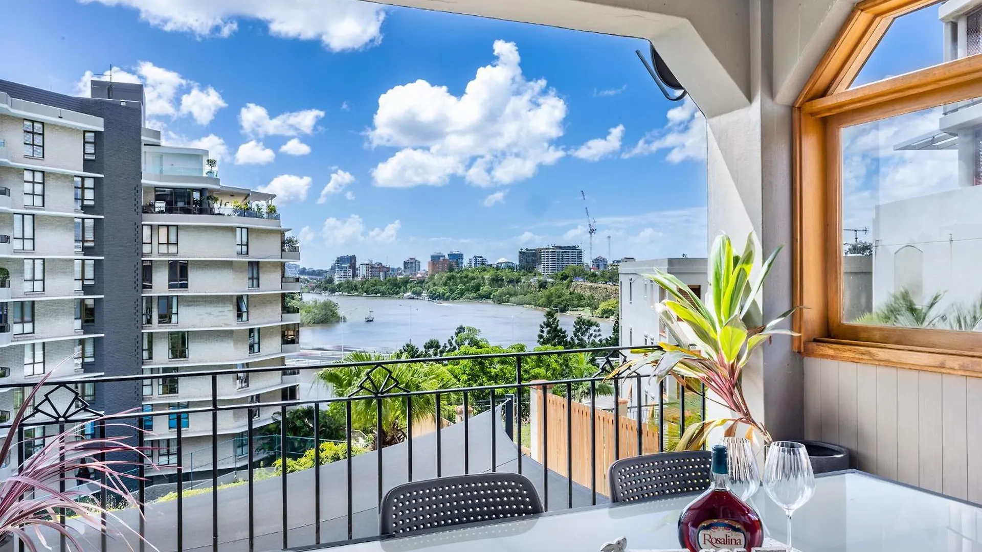 Riverside Heritage Chateau/Convenient/Free Carpark Μπρίσμπεϊν Αυστραλία