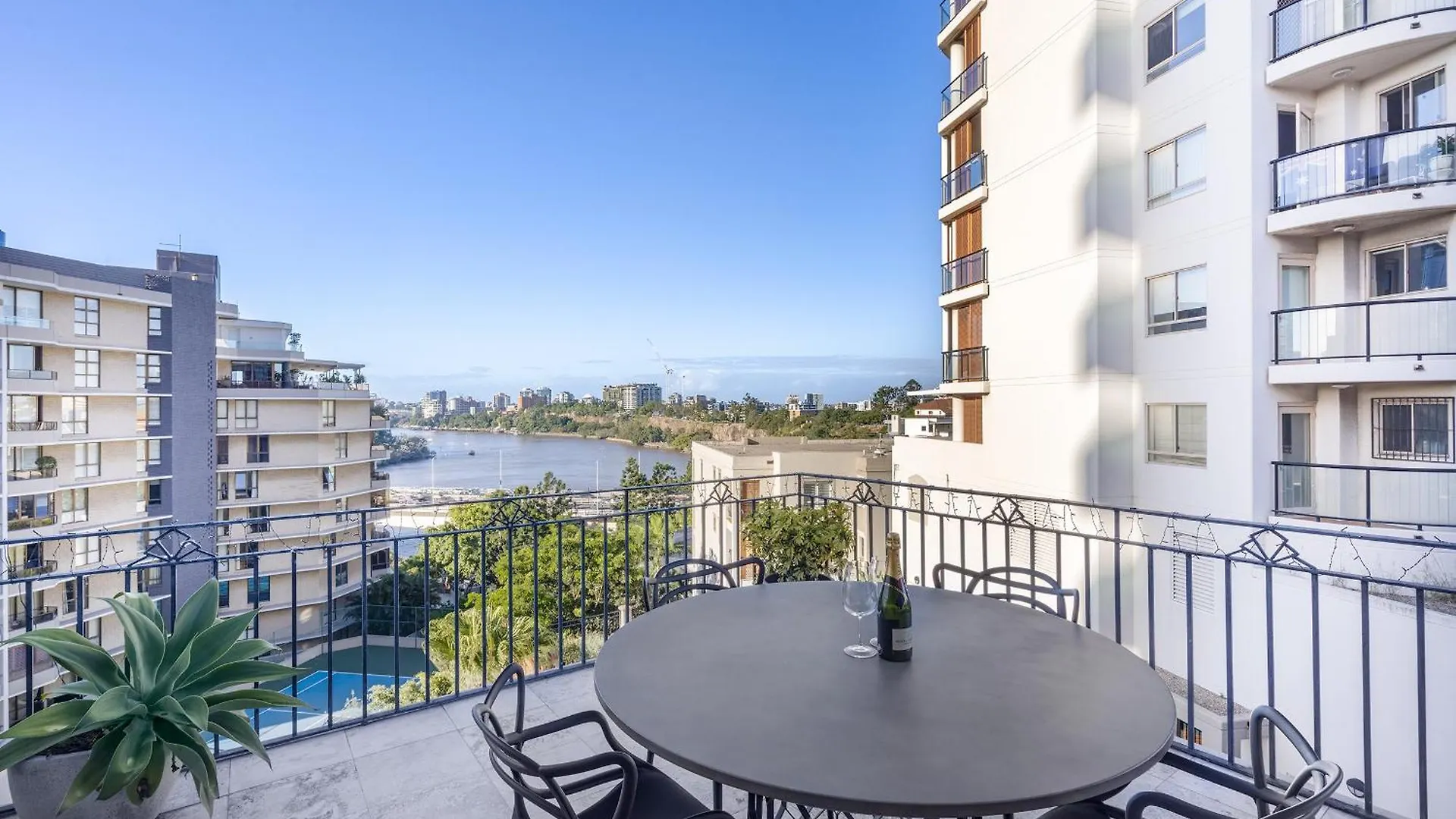 Riverside Heritage Chateau/Convenient/Free Carpark Μπρίσμπεϊν Αυστραλία