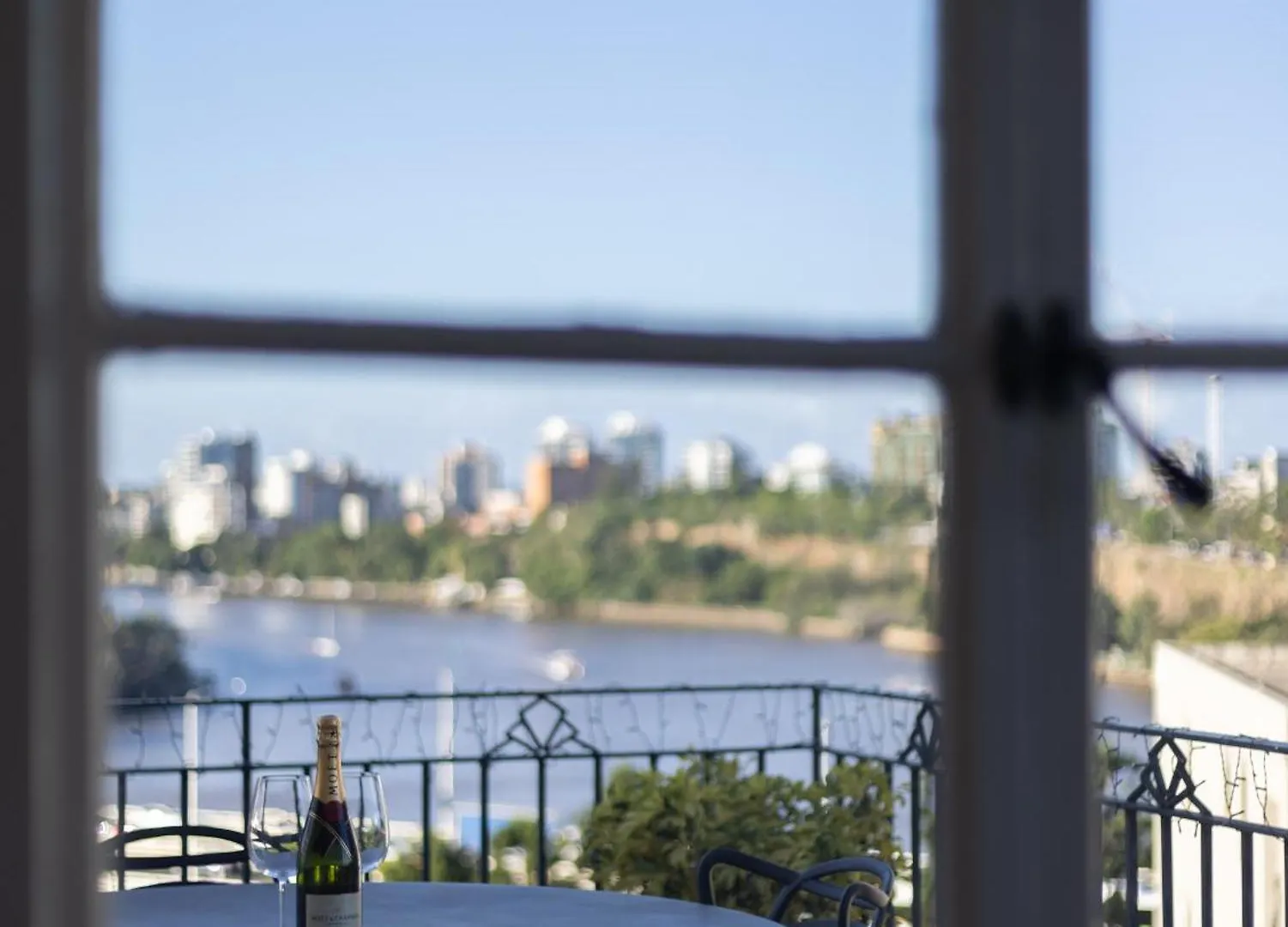 Riverside Heritage Chateau/Convenient/Free Carpark Brisbane